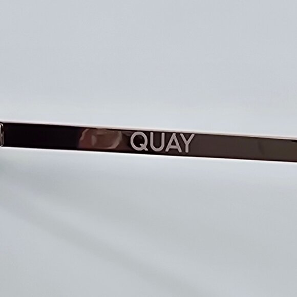 Quay Australia High Key Gold Frame Gold Mirror Lens Oversized Aviator Sunglasses - Picture 13 of 16